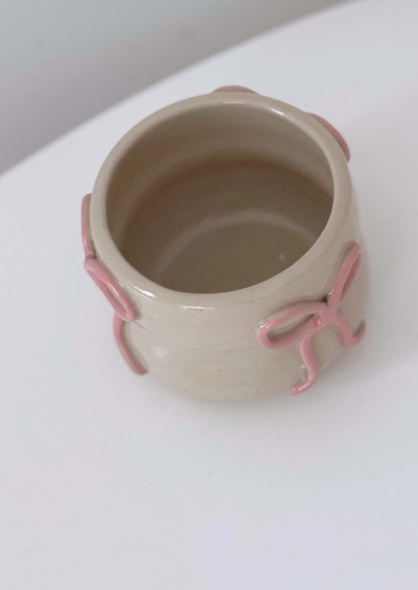 Cappuccino-Becher mit Schleife