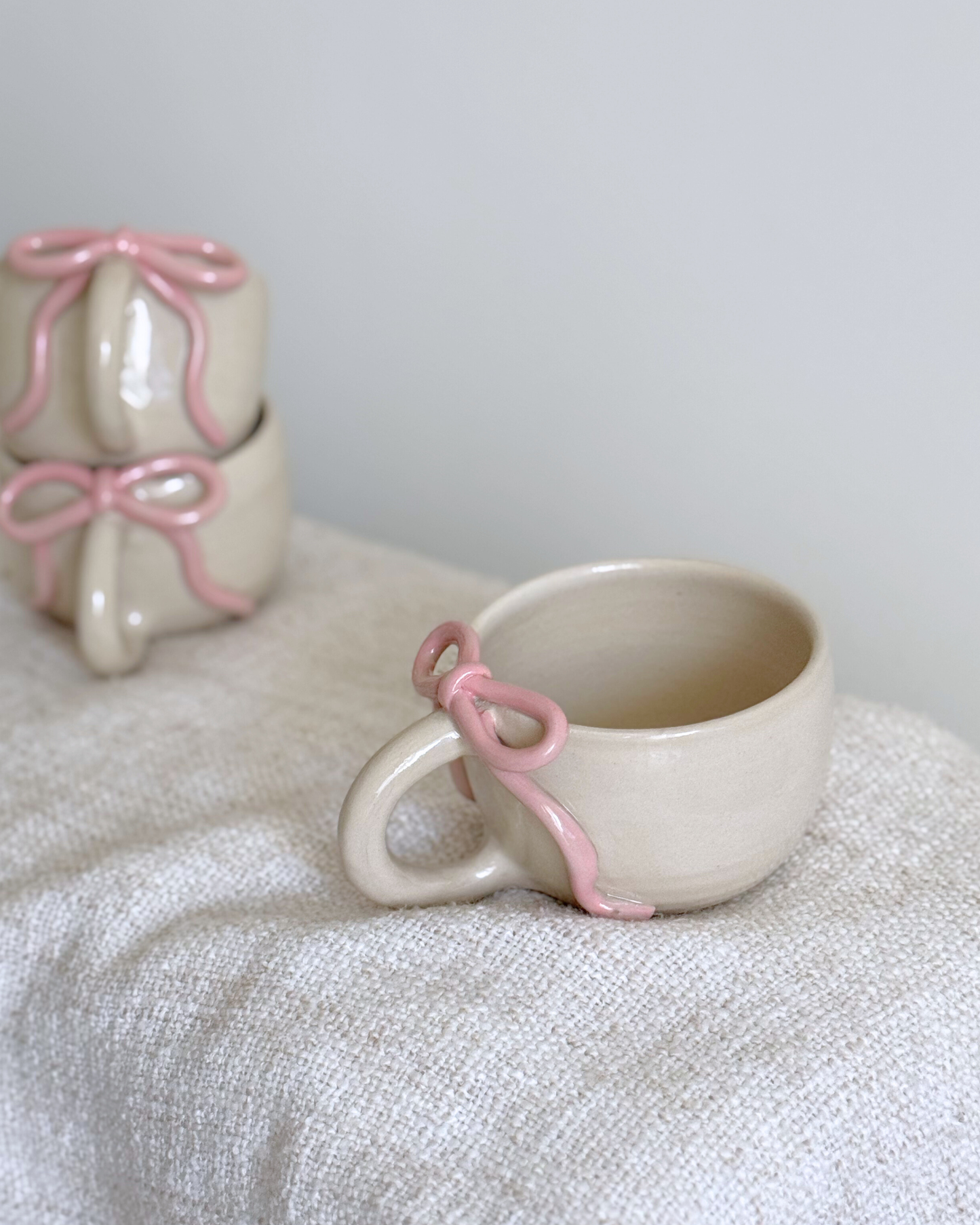 Tasse mit rosa Schleife