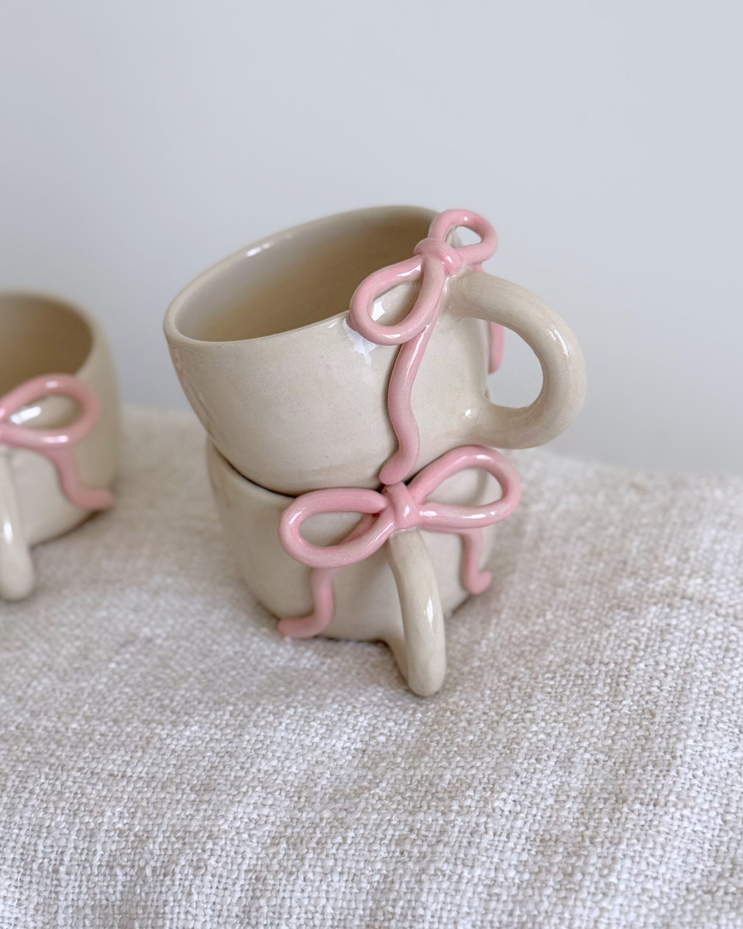 Tasse mit rosa Schleife