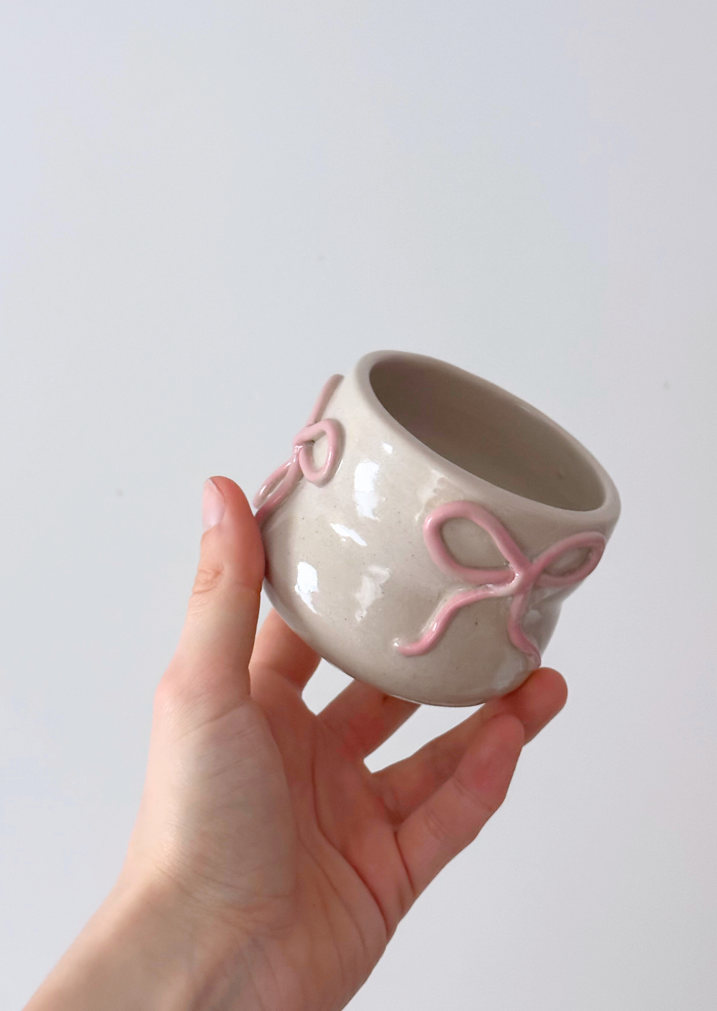 Cappuccino-Becher mit Schleife