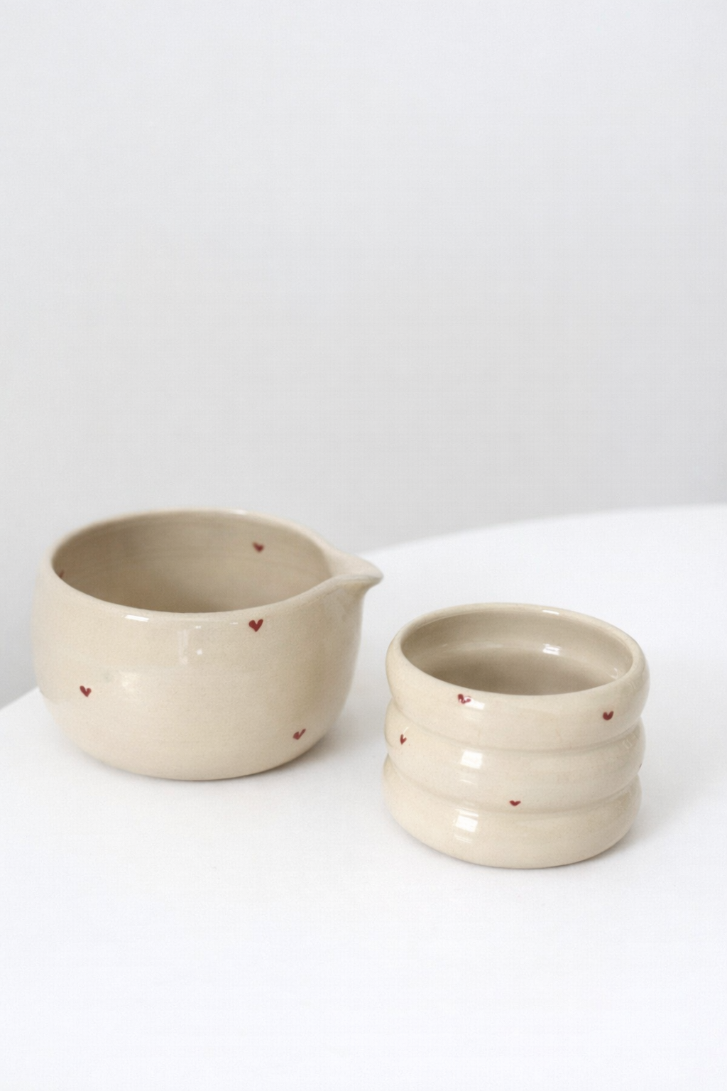 Matcha Bowl mit kleinen Herzen