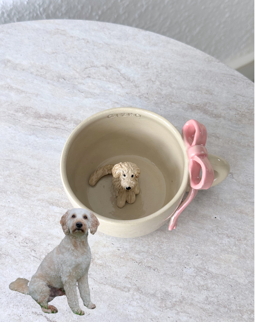 Personalisierte Haustiertasse mit Schleife
