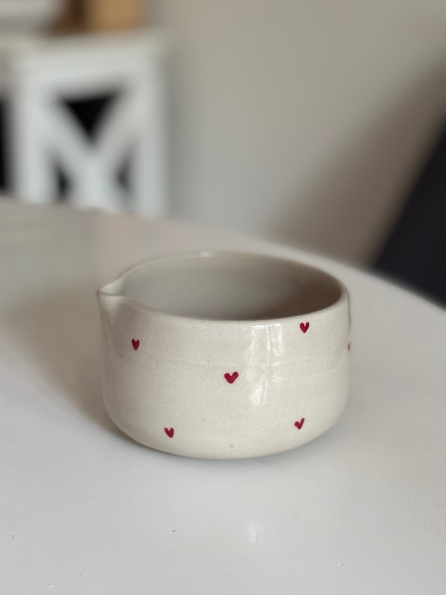 Matcha Bowl mit kleinen Herzen