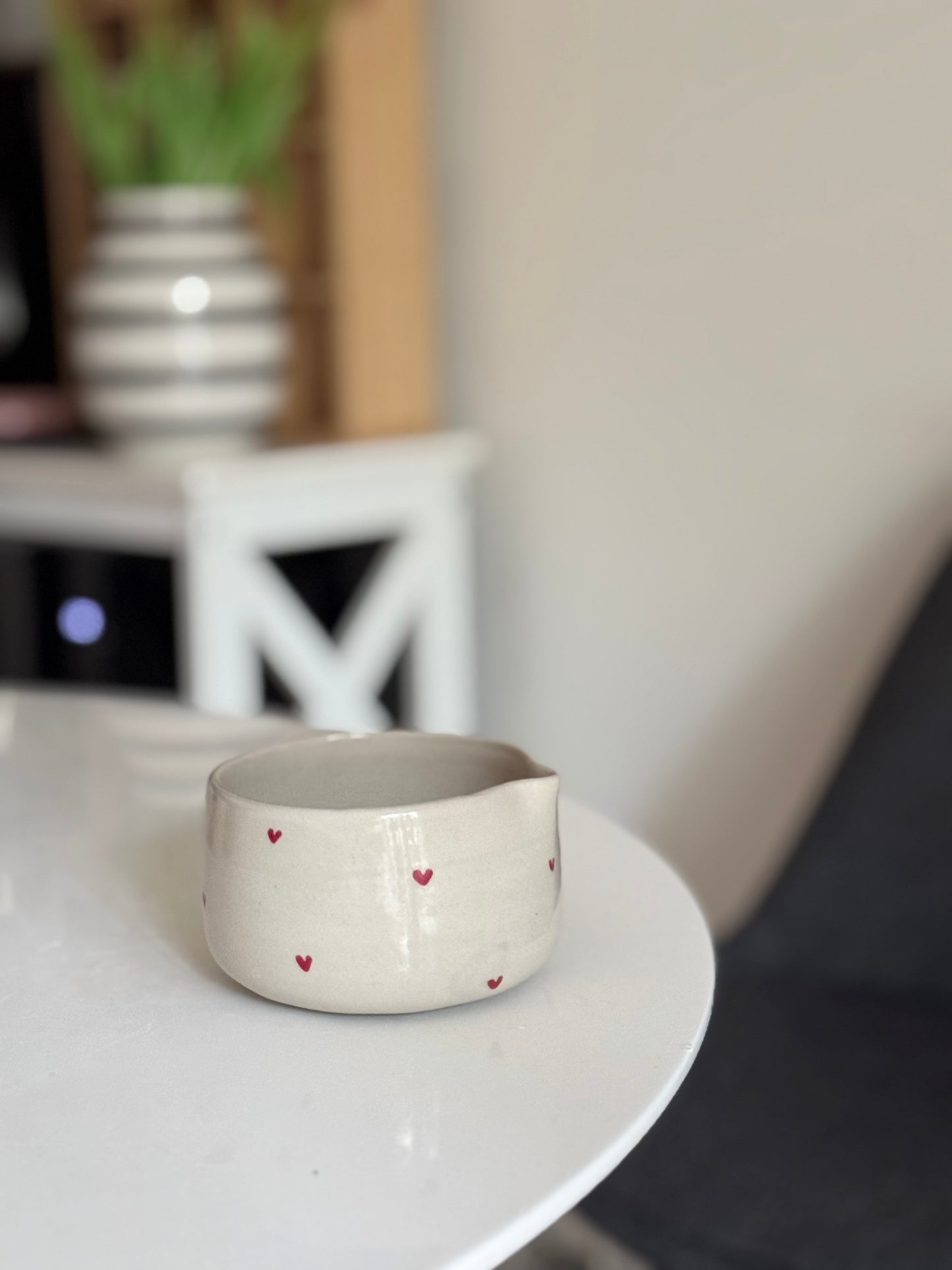 Matcha Bowl mit kleinen Herzen