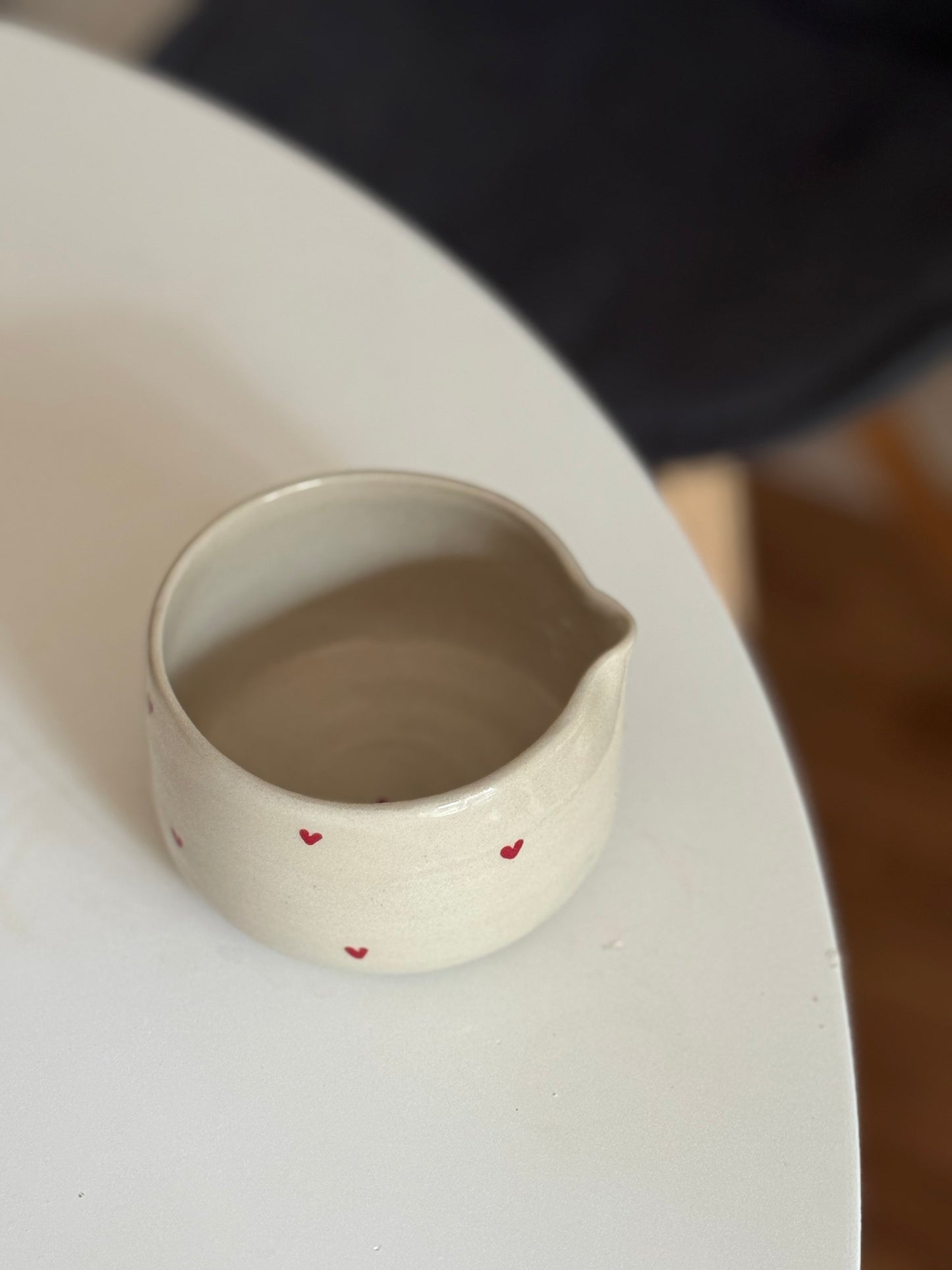 Matcha Bowl mit kleinen Herzen