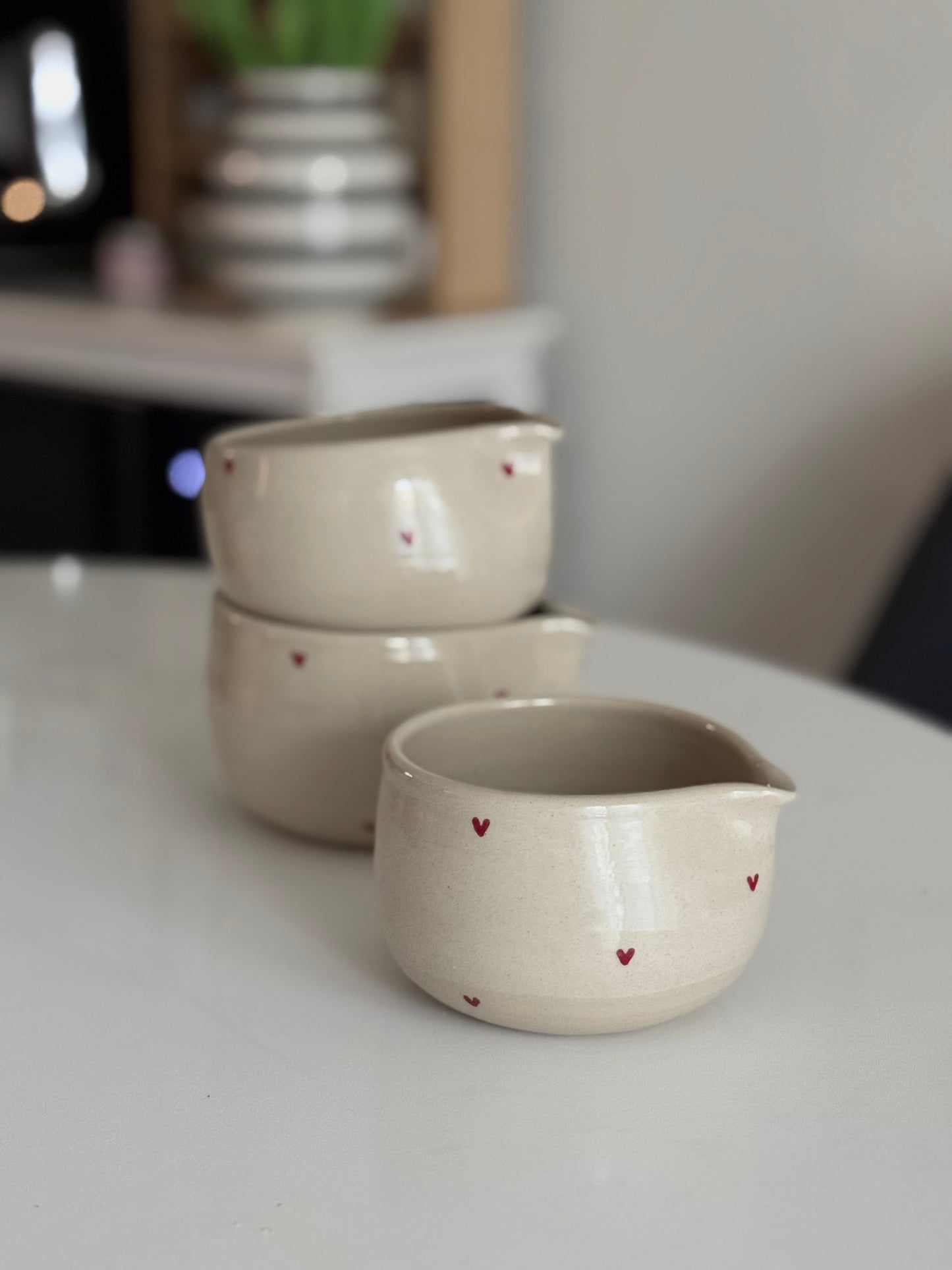 Matcha Bowl mit kleinen Herzen