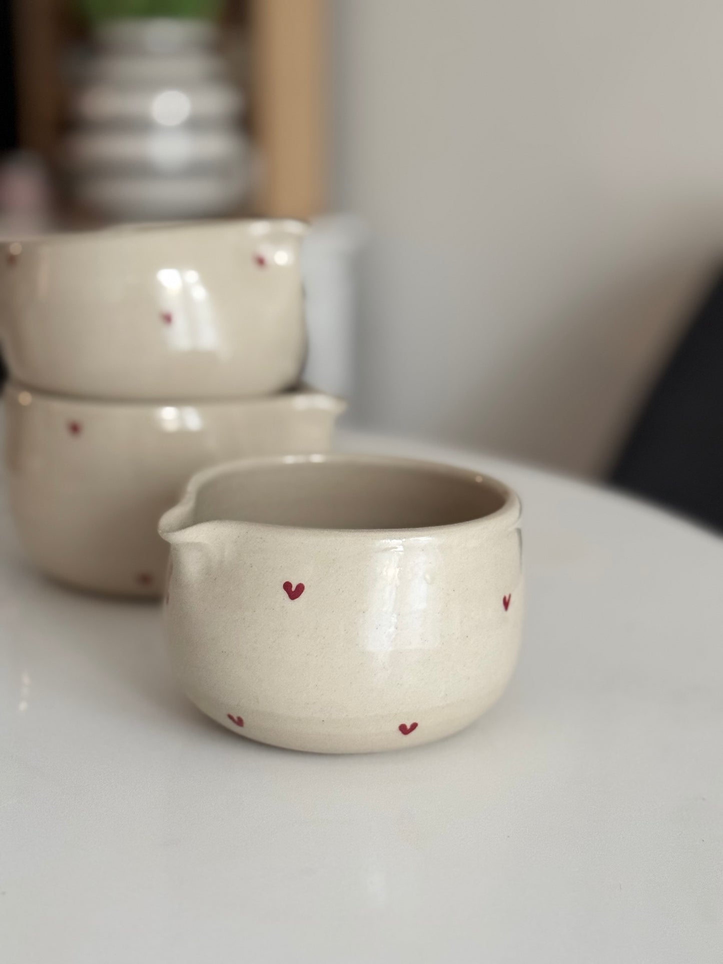 Matcha Bowl mit kleinen Herzen