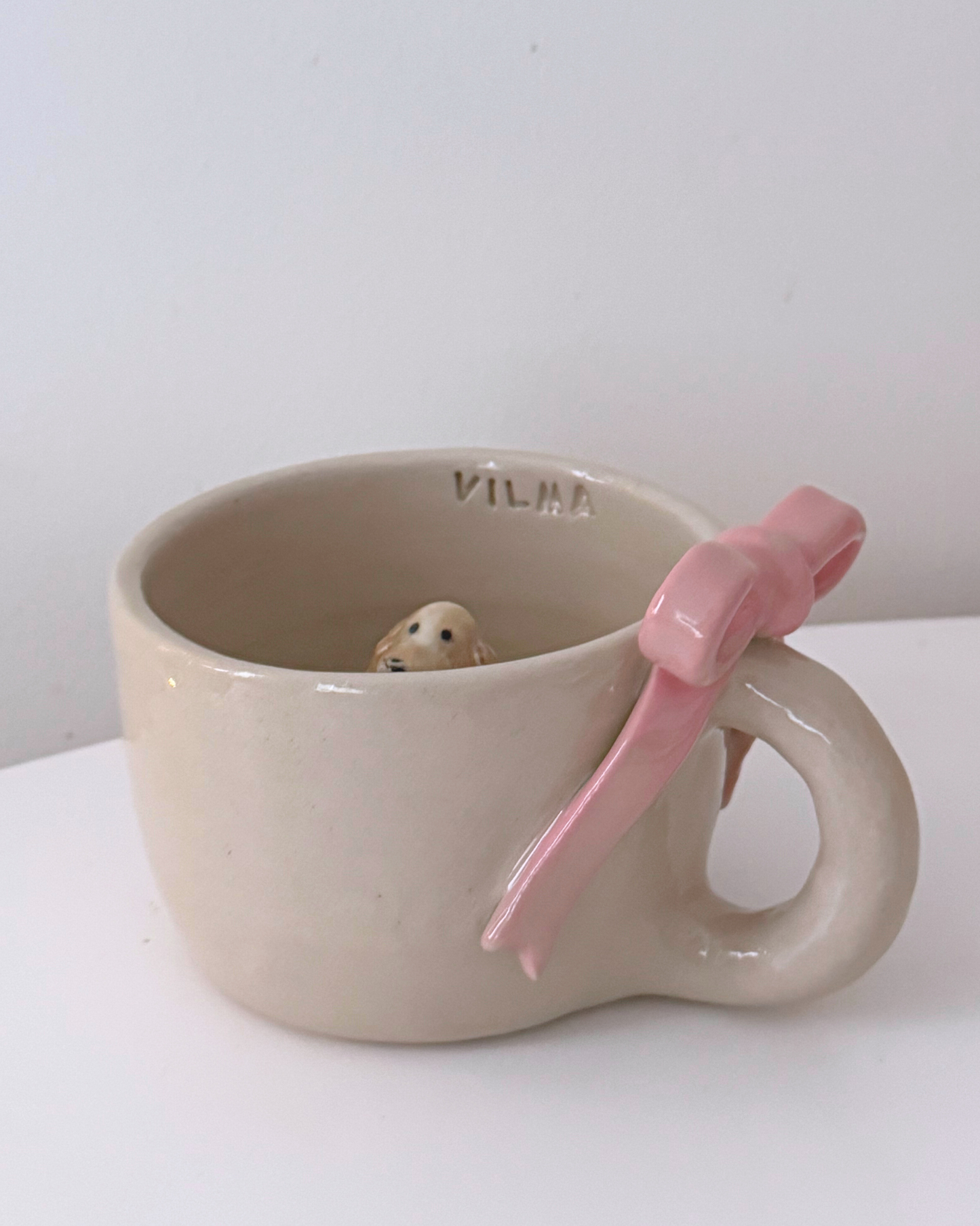 Personalisierte Haustiertasse mit Schleife